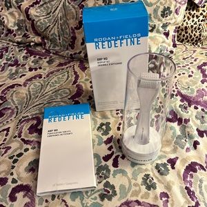 NIB Rodan & Fields Redefine AMP MD Display Kit & Purification Tablets